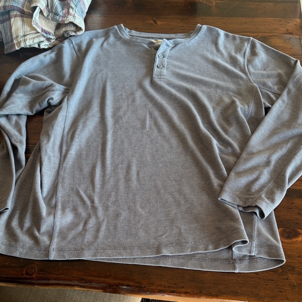 Magellan Outdoors Long Sleeve Gray Henley